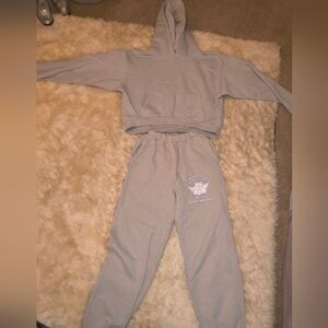 Like New Used Condition Boys Lie "One Size" Tan Baggy Sweatsuit